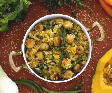 Cuscuz com legumes e bolinhos de peixe