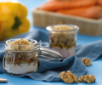 Mini crumble de vegetais e iogurte