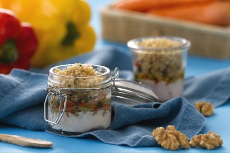 Mini crumble de vegetais e iogurte