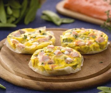 Frittatine de salmão com tomilho e ervilhas-tortas