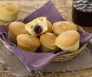 Muffin de baunilha com coração de amarena
