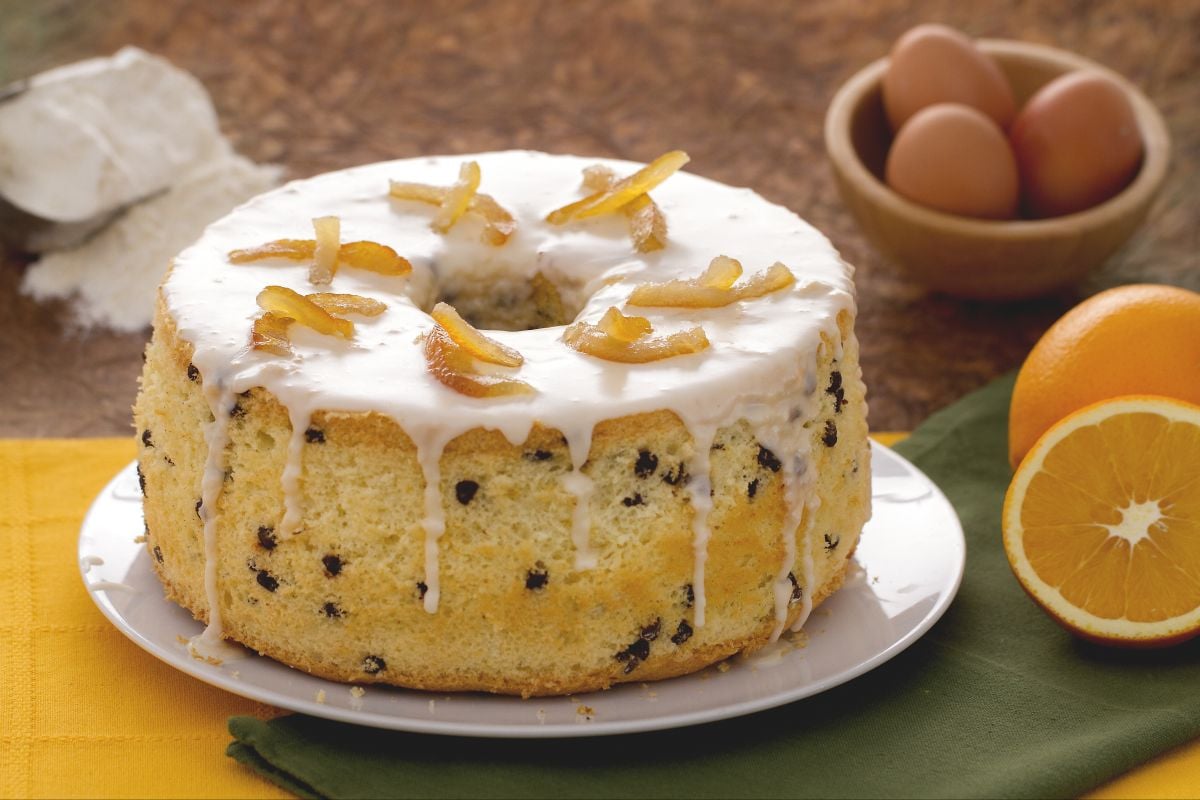 Chiffon cake laranja e chocolate