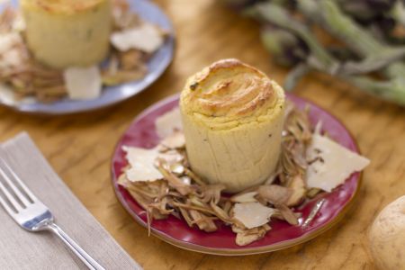 Tortinha de batata com salada de alcachofra