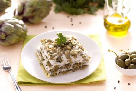 Lasanha de alcachofras com ricota e alcaparras