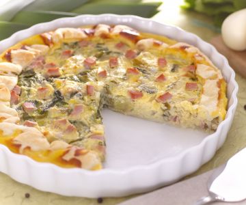 Quiche com escarola e cubos de presunto