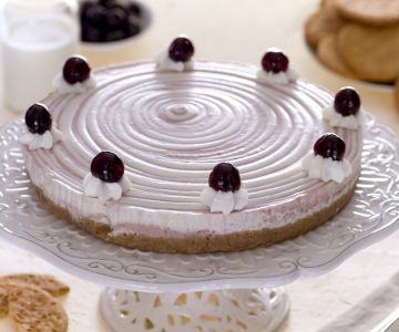 Cheesecake bicolor com creme de leite e amarena