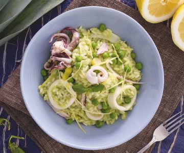 Risoto de hortelã, ervilhas e lulas