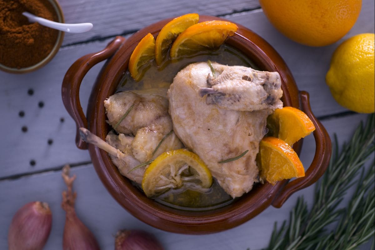 Frango na panela marinado com cítricos