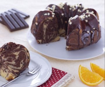 Bolo mármore de cacau e gotas de chocolate