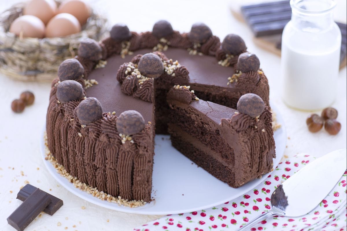 Bolo macio de cacau com ganache de chocolate