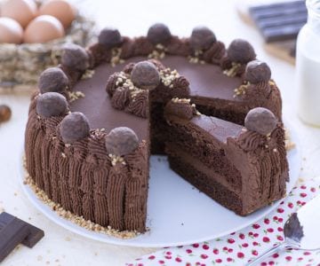 Bolo macio de cacau com ganache de chocolate