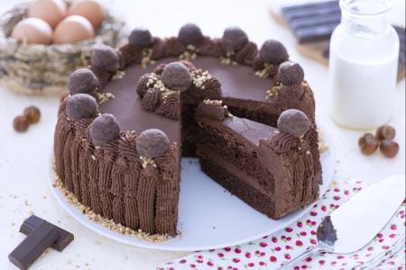 Bolo macio de cacau com ganache de chocolate