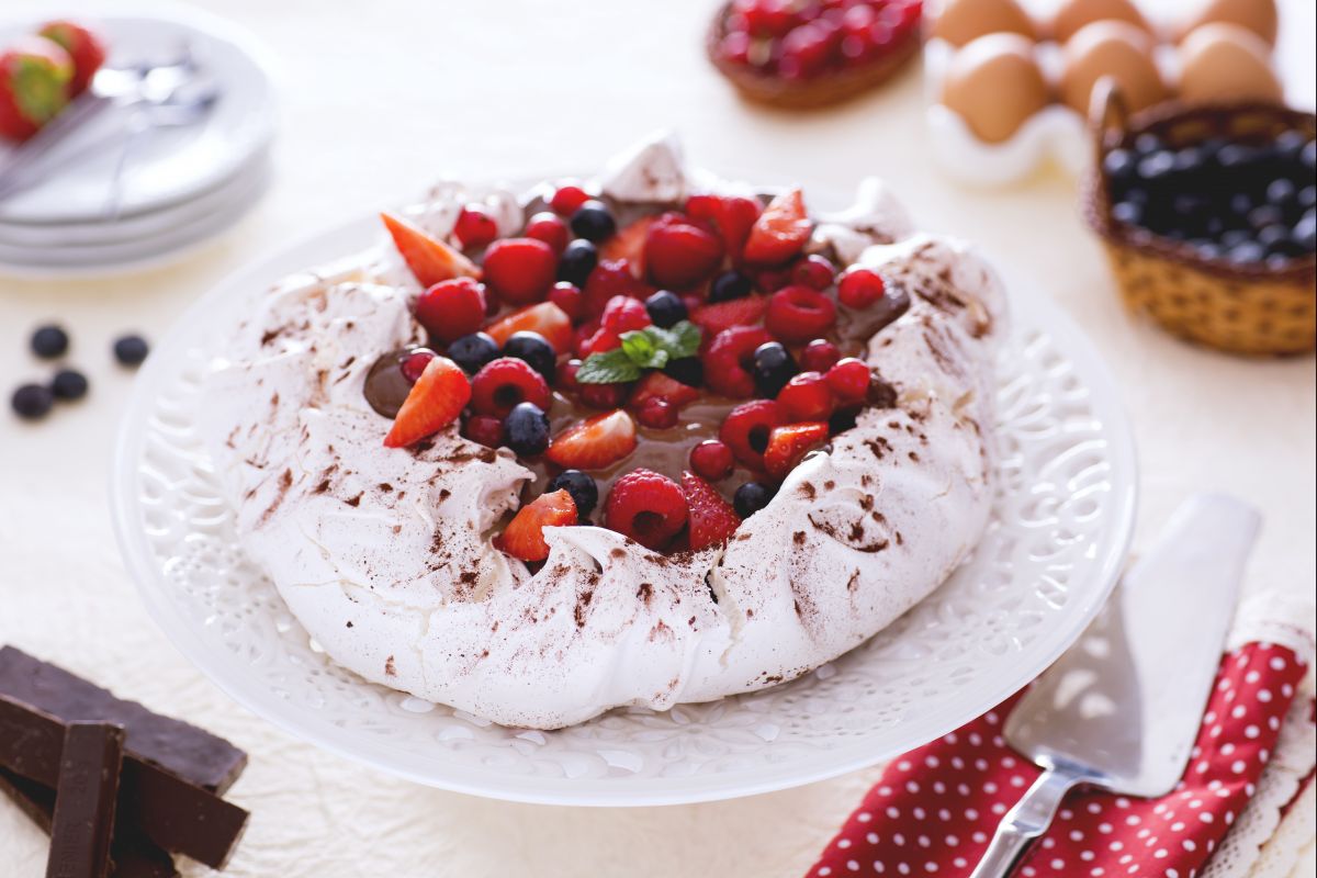 Pavlova de cacau com creme de chocolate