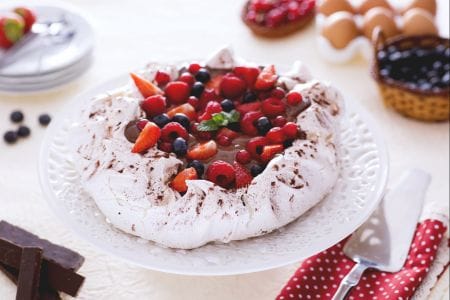 Pavlova de cacau com creme de chocolate