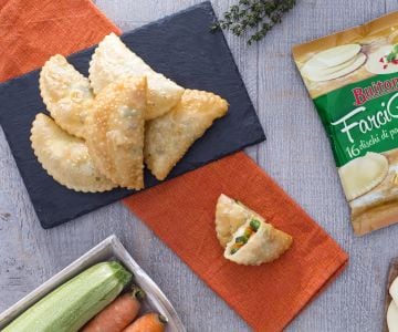 Panzerotti recheados com legumes e queijo scamorza