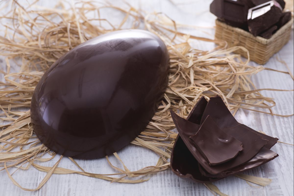 Ovo de Páscoa de chocolate amargo
