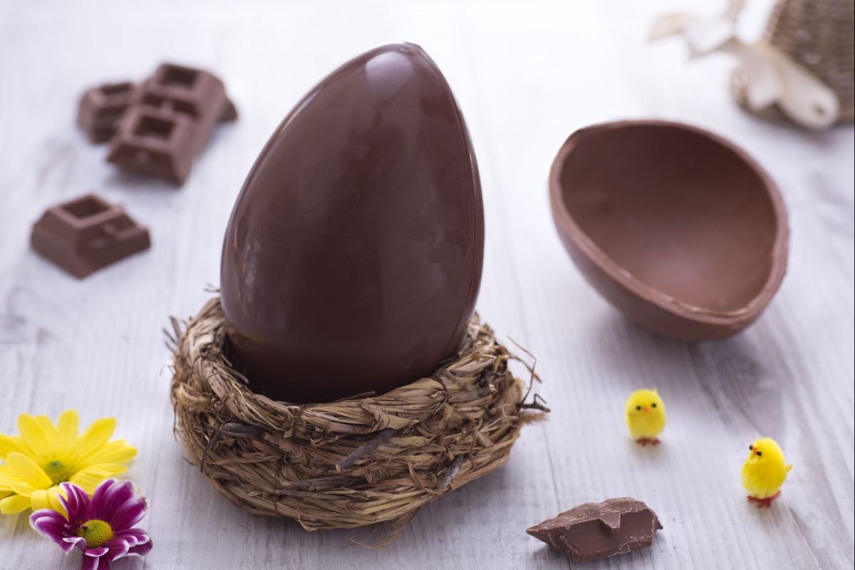 Ovo de Páscoa de chocolate ao leite