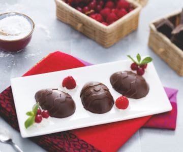 Ovinhos de panna cotta de chocolate