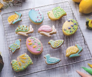 Biscoitos de Páscoa coloridos
