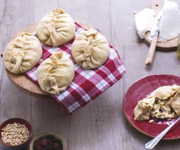 Trouxinhas de ricota e escarola