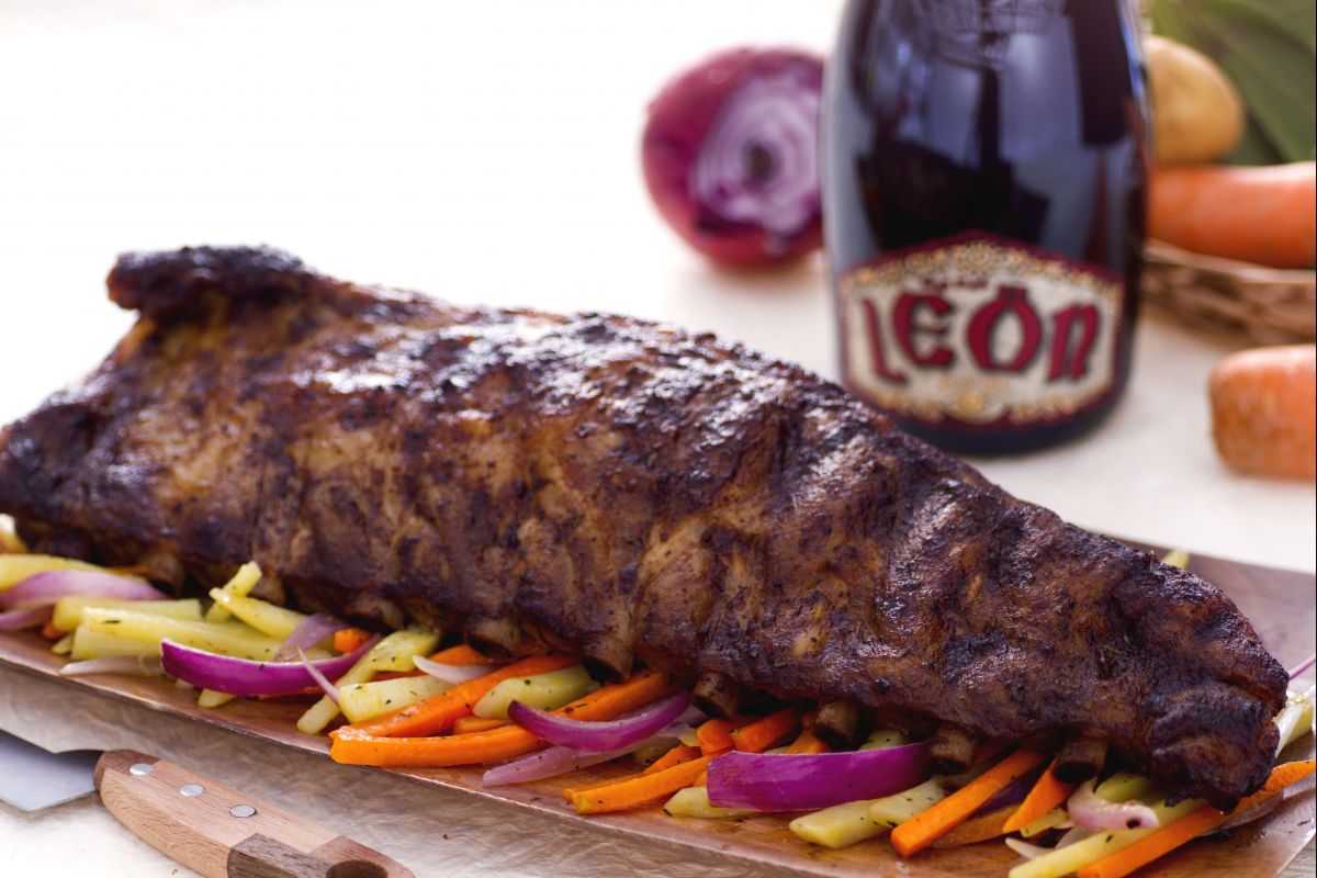 Costelas na cerveja com legumes