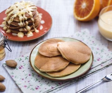 Panqueca de amêndoas com creme de laranja