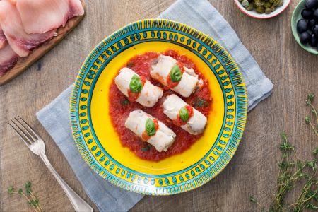 Rolinhos de espada ao molho com alcaparras