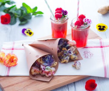 Aperitivo de flores e frutas