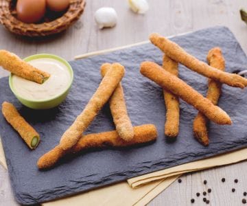 Fritura de aspargos com molho