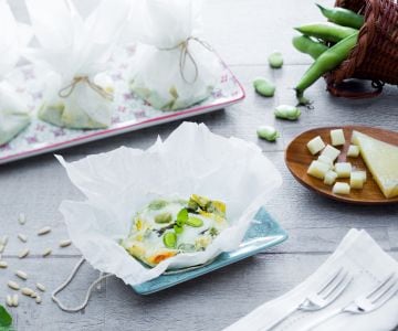 Cartocci de favas e queijo