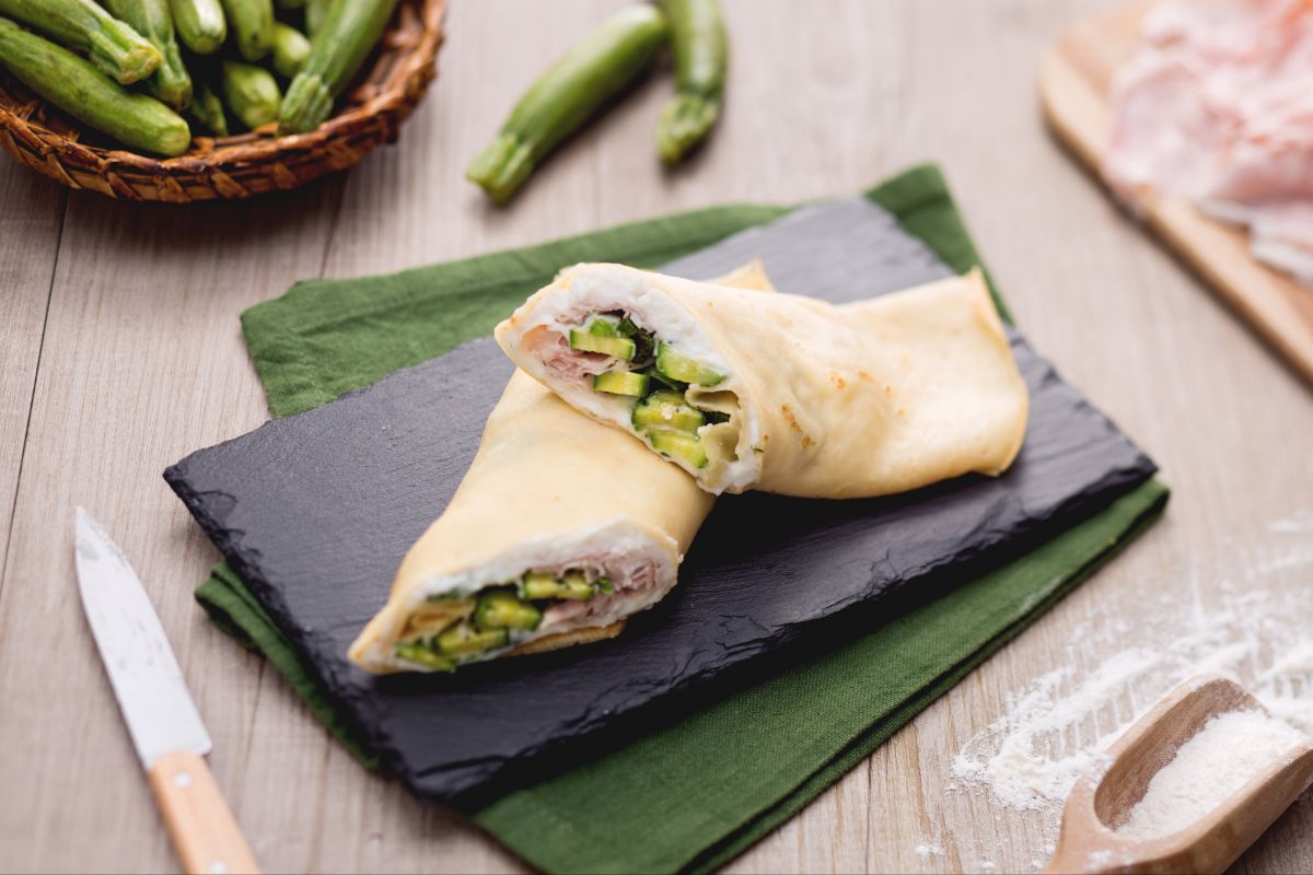Crepe de abobrinha, presunto e stracchino