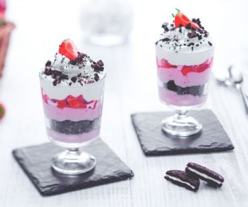Trifle de morango e chocolate