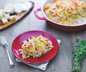 Gratinado de mini penne com presunto e mussarela