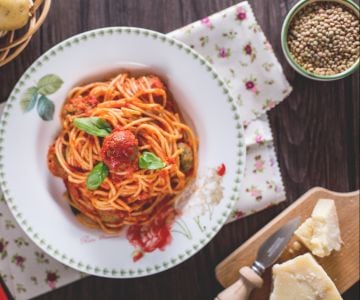 Espaguete com almôndegas vegetarianas