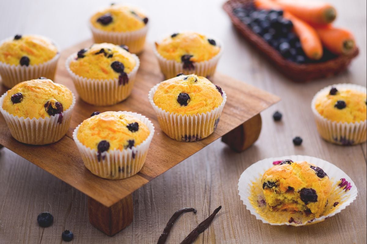 Muffin de cenoura e mirtilos