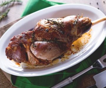 Pernil de cordeiro assado