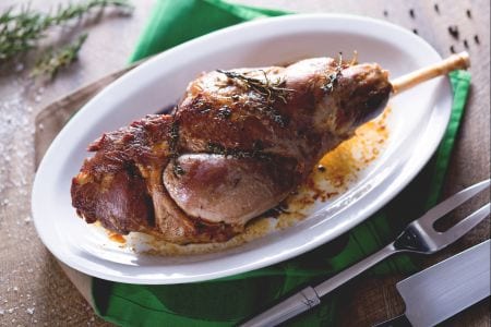 Pernil de cordeiro assado