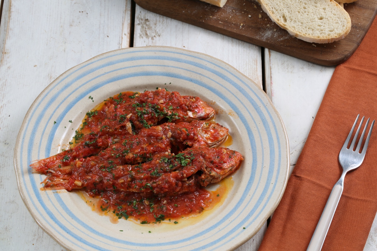 Salmonetes à livornese