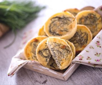 Tortinhas salgadas de agretti