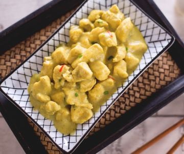 Frango ao leite de coco e curry