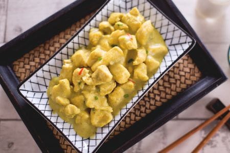 Frango ao leite de coco e curry