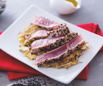 Atum com gergelim