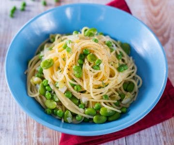 Massa com favas e ervilhas