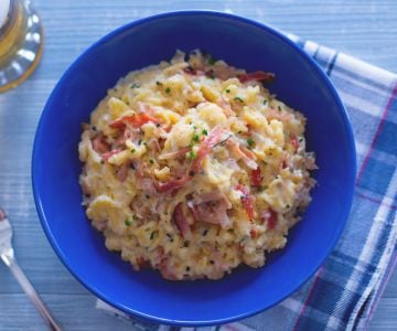 Spatzle com creme de leite e speck