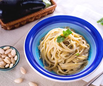 Massa ao pesto de berinjela