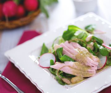 Filés de atum com molho de alcaparras