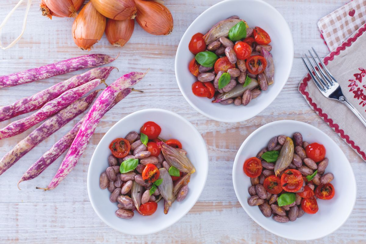 Salada de feijão borlotti fresco