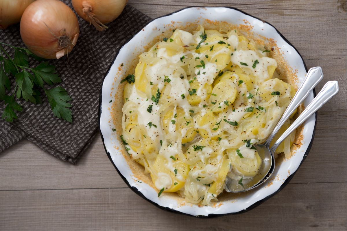 Batatas à lionese