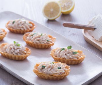 Barquinhos crocantes com mousse de atum