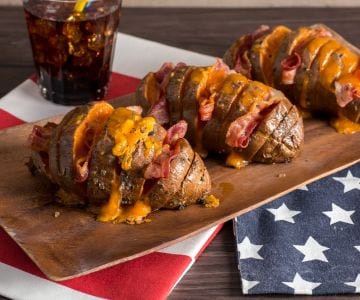 Batatas americanas com cheddar e bacon